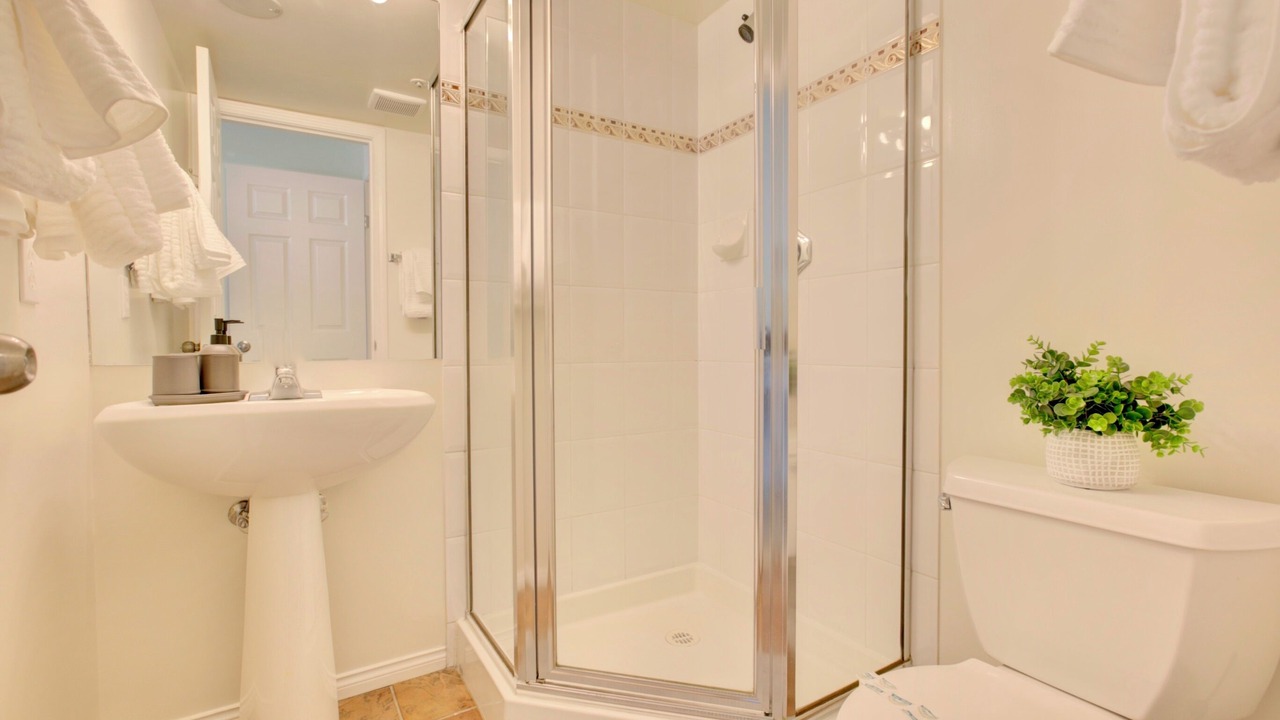 Photo of Bathroom in Davie Village