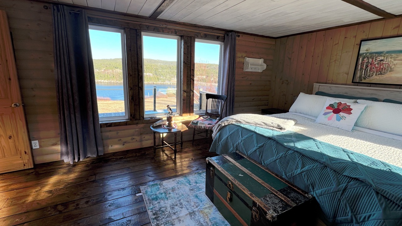 Photo of Bedroom in Plate Cove West