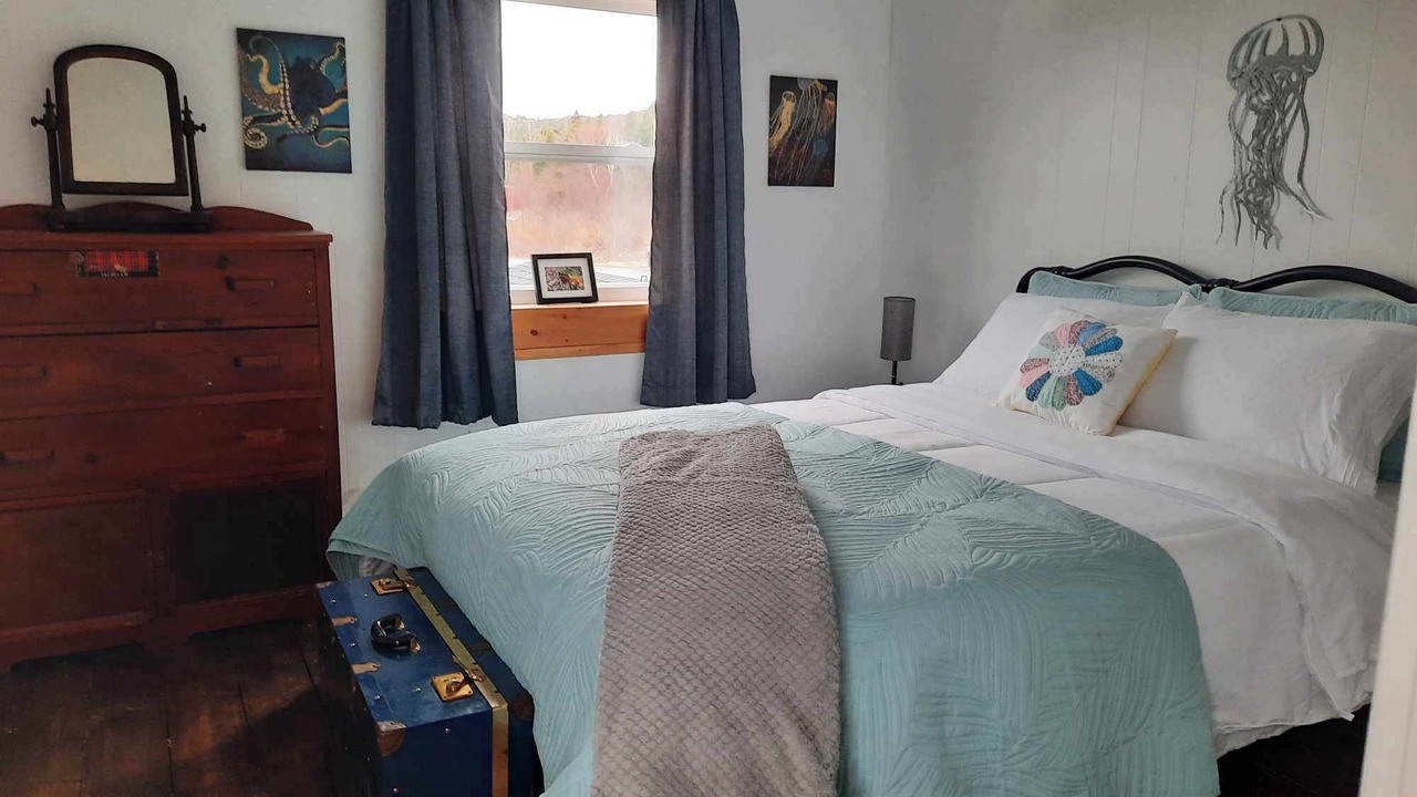 Photo of Bedroom in Plate Cove West
