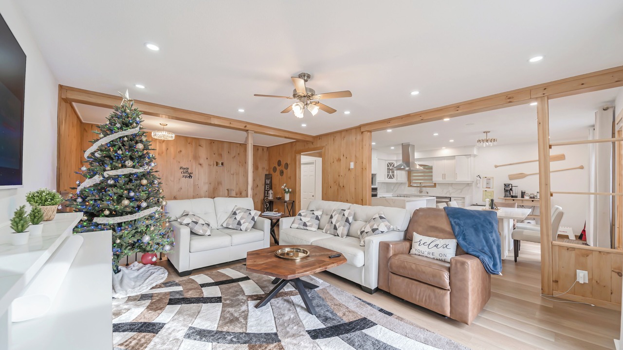 Photo of Livingroom in Utterson