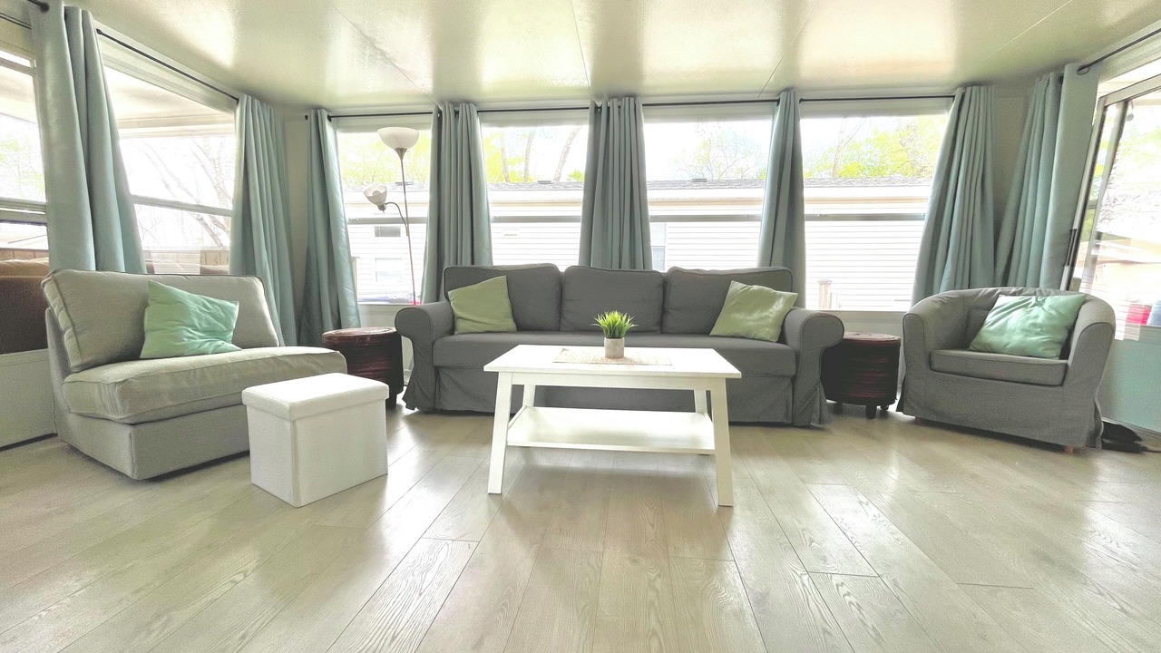 Photo of Livingroom in Sherkston