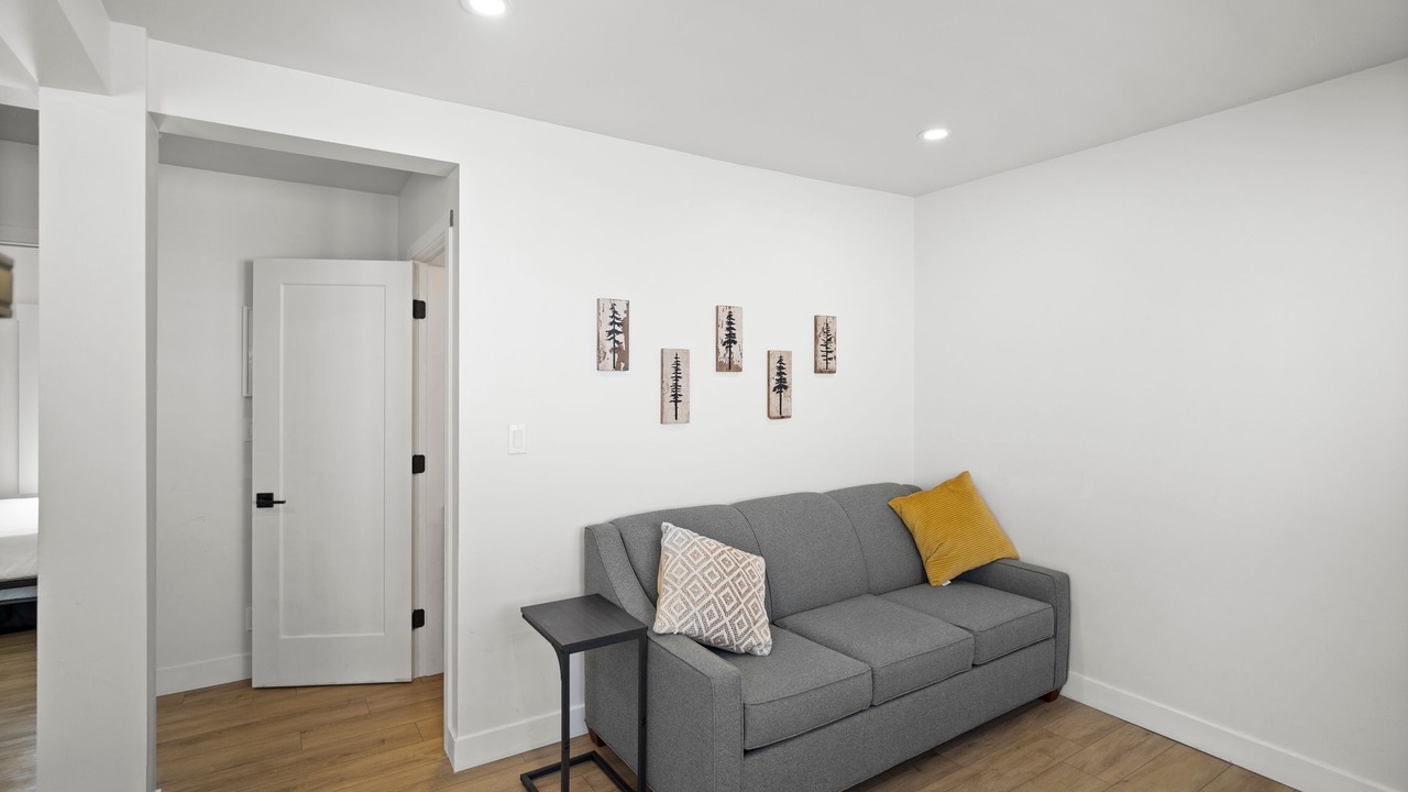 Photo of Livingroom in Lake Cowichan