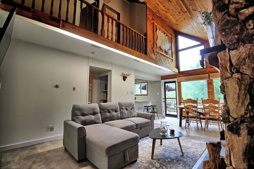 Photo of Livingroom in Beaconia