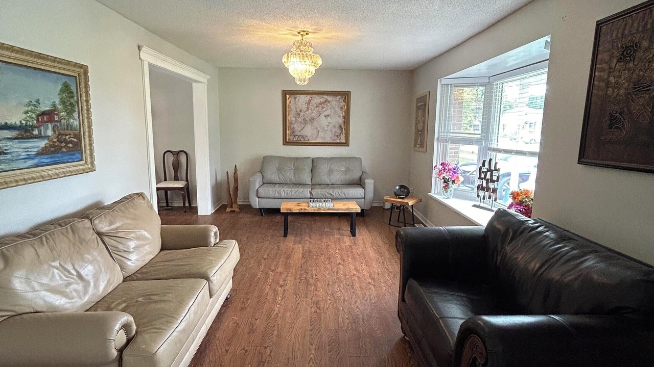 Photo of Livingroom in Barrie