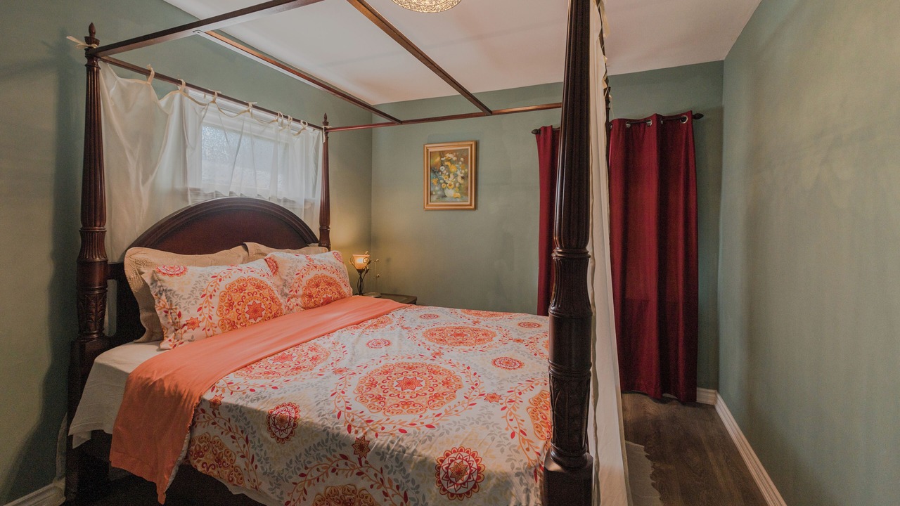 Photo of Bedroom in Niagara Falls