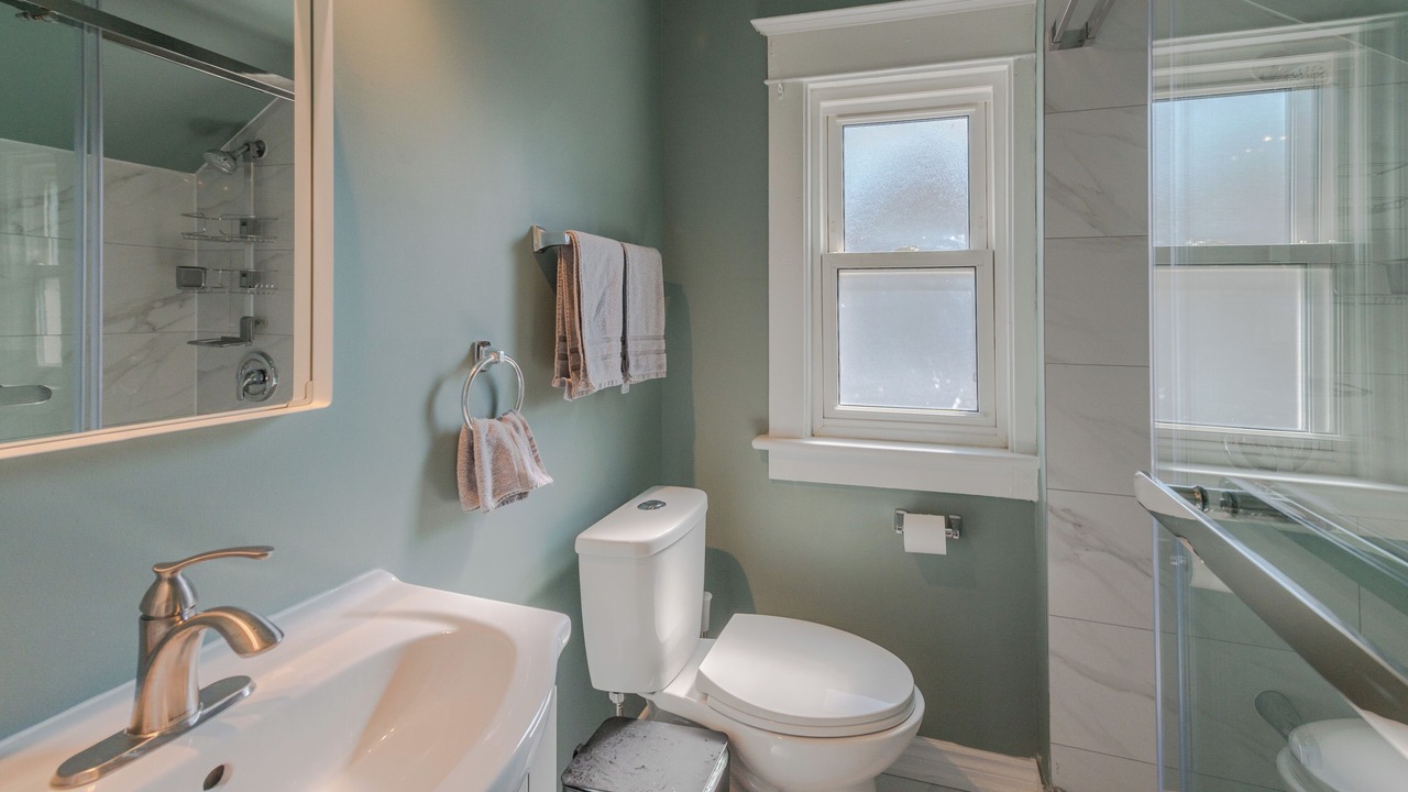 Photo of Bathroom in Niagara Falls