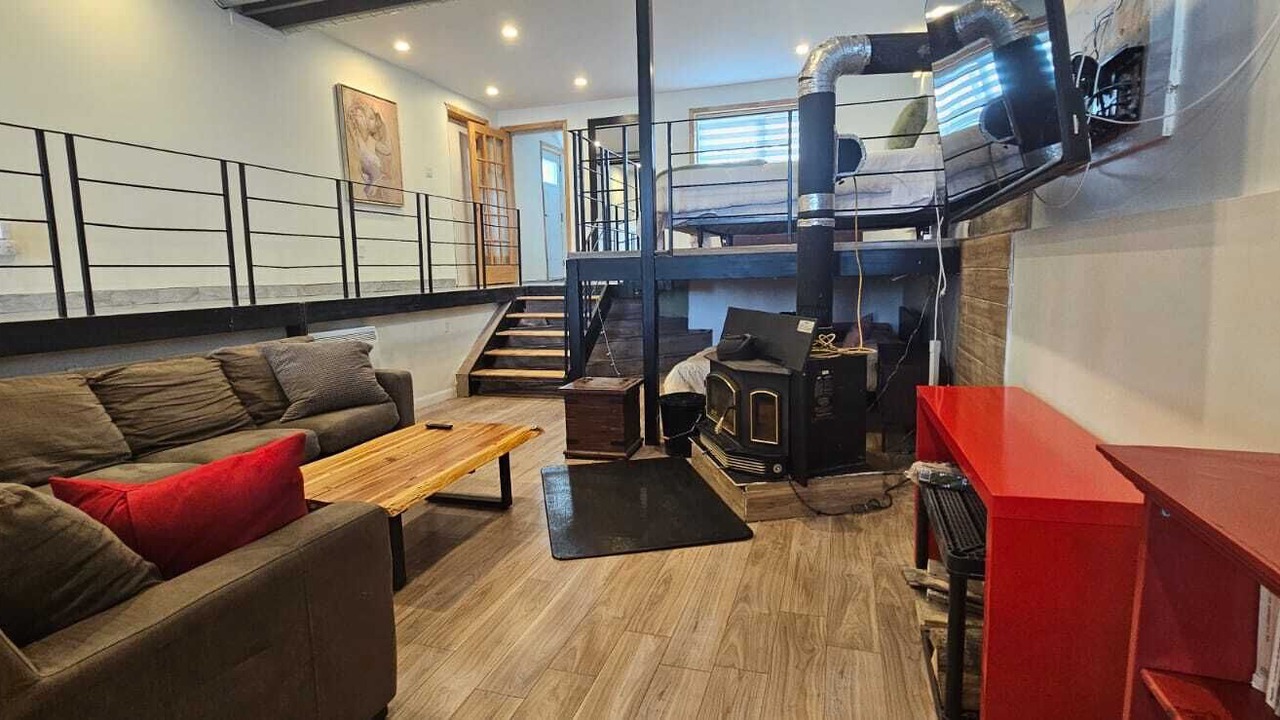 Photo of Livingroom in Laval-des-Rapides