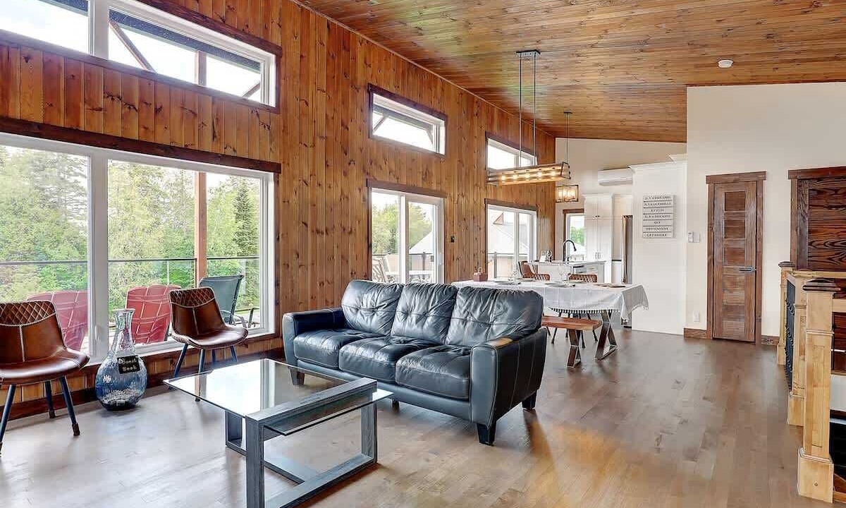 Photo of Livingroom in Lac-Drolet