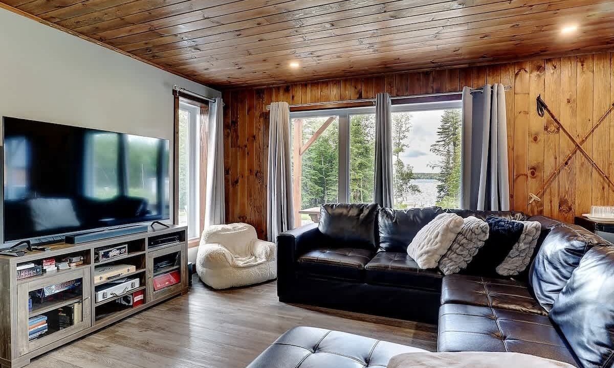 Photo of Livingroom in Lac-Drolet