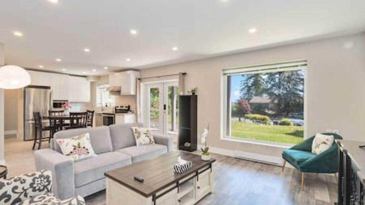 Photo of Livingroom in Crescent Beach