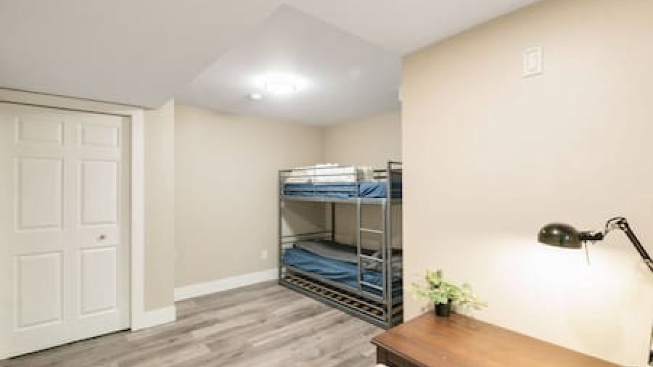 Photo of Bedroom in Crescent Beach