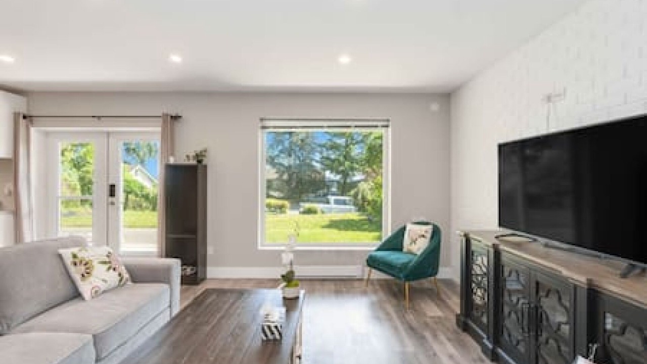 Photo of Livingroom in Crescent Beach