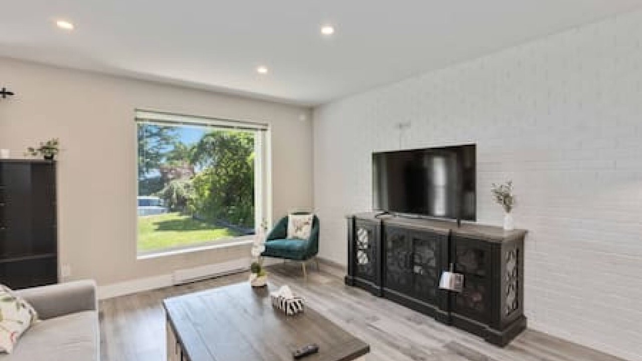 Photo of Livingroom in Crescent Beach