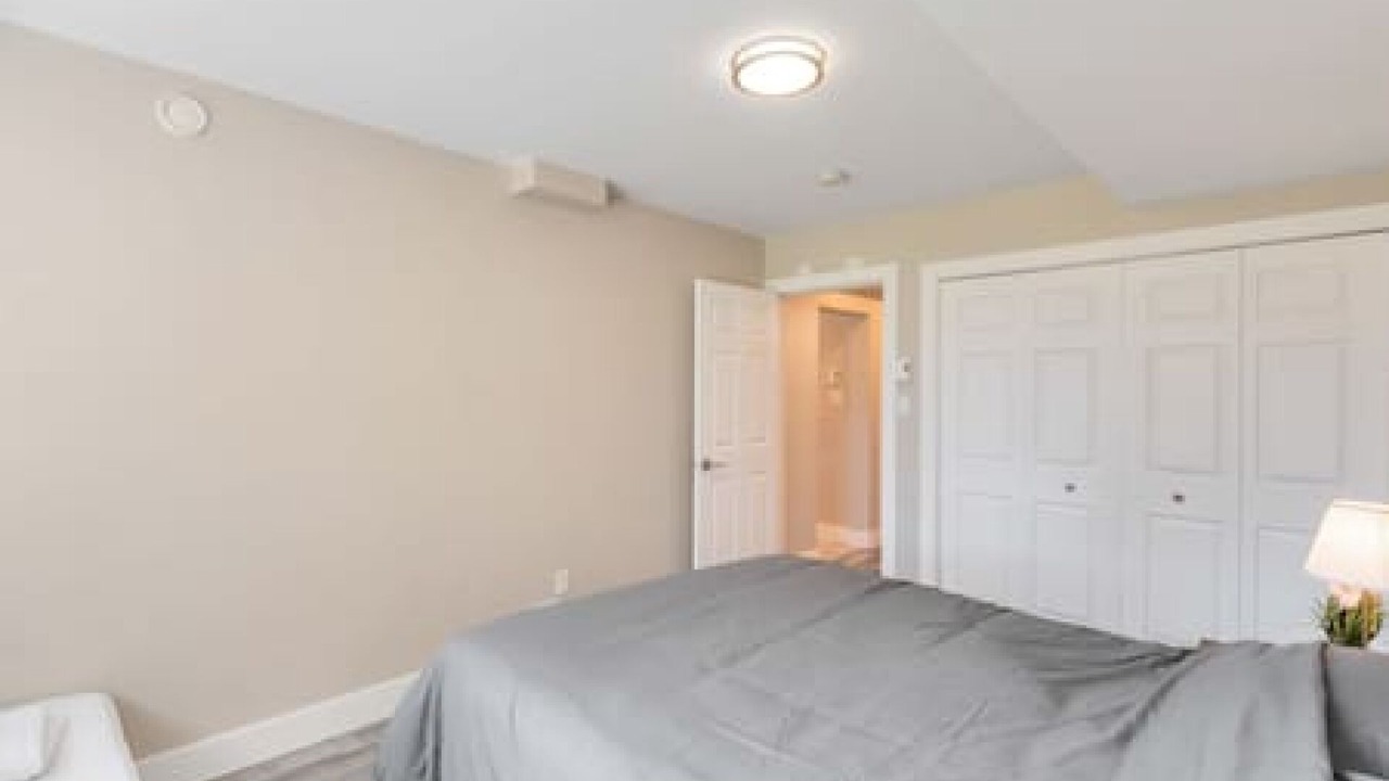 Photo of Bedroom in Crescent Beach