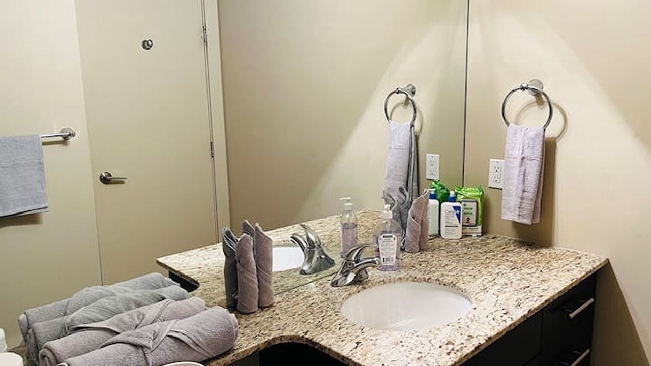 Photo of Bathroom in Haysboro