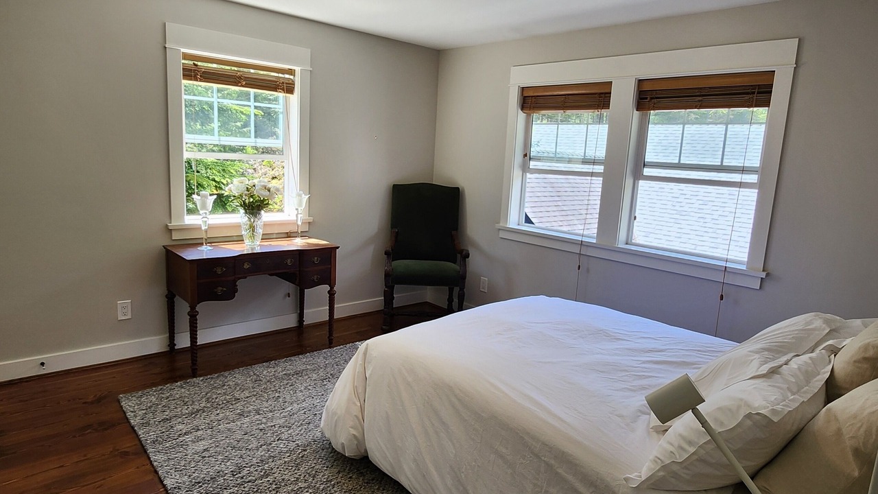 Photo of Bedroom in Bowen Island