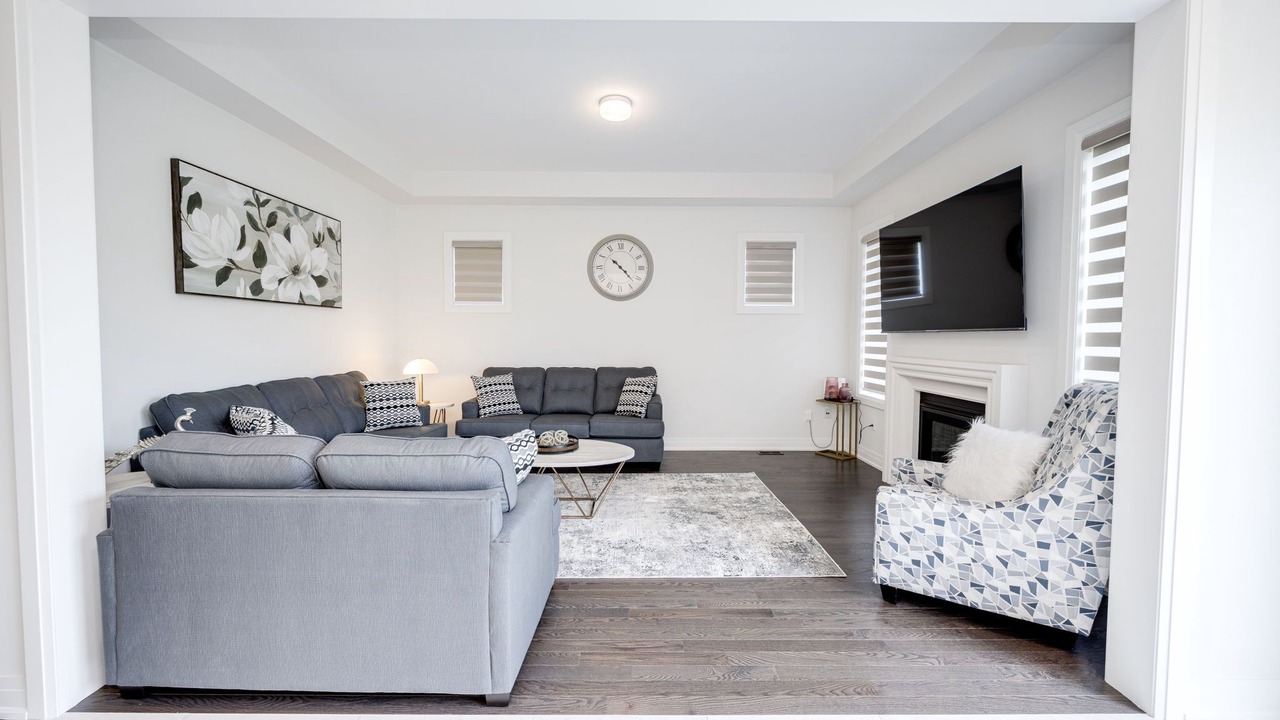 Photo of Livingroom in Caledon