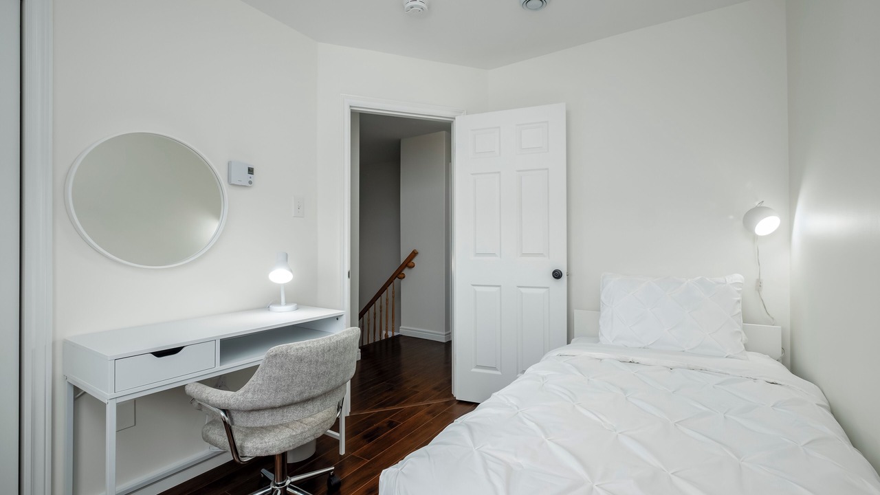 Photo of Bedroom in Terra Nova