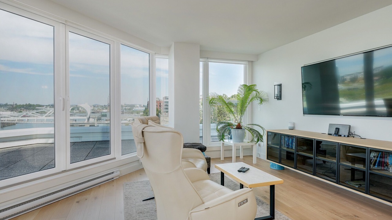 Photo of Livingroom in Inner Harbour