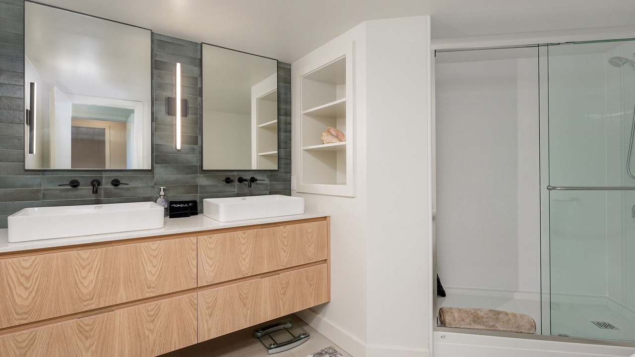 Photo of Bathroom in Inner Harbour