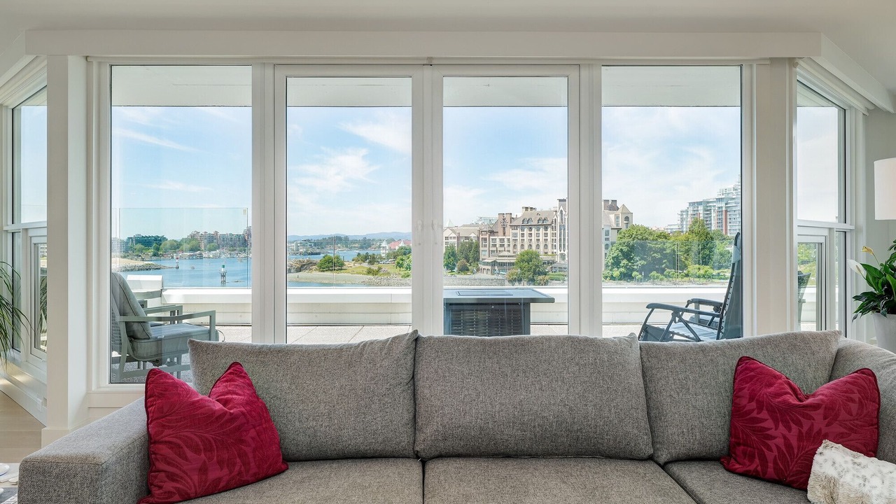 Photo of Livingroom in Inner Harbour