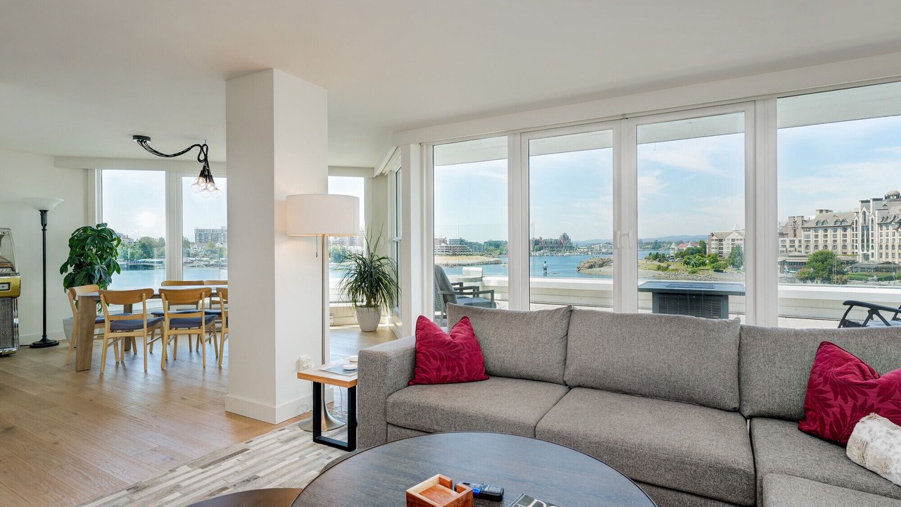 Photo of Livingroom in Inner Harbour