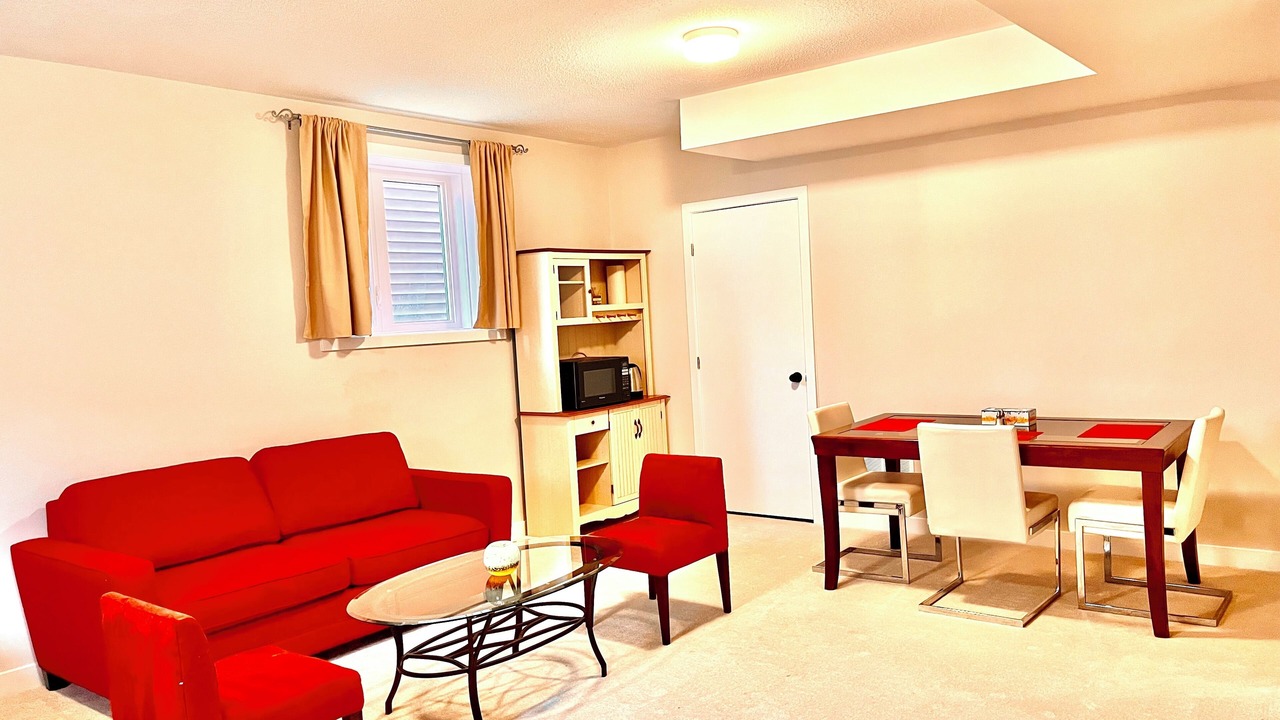 Photo of Livingroom in Ottawa Division