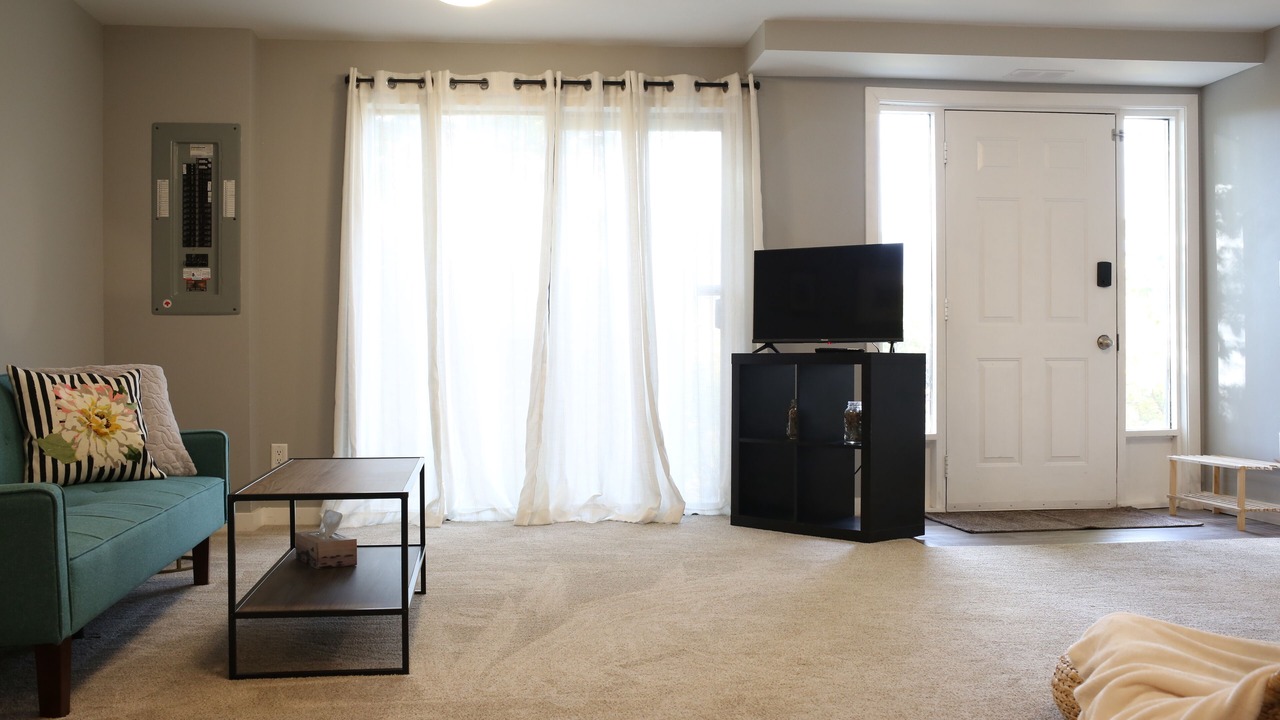 Photo of Livingroom in East Hill