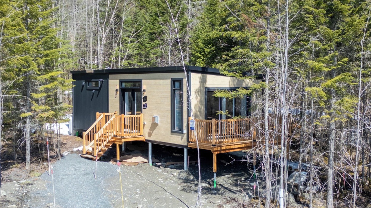 Photo of Outdoor in Adstock
