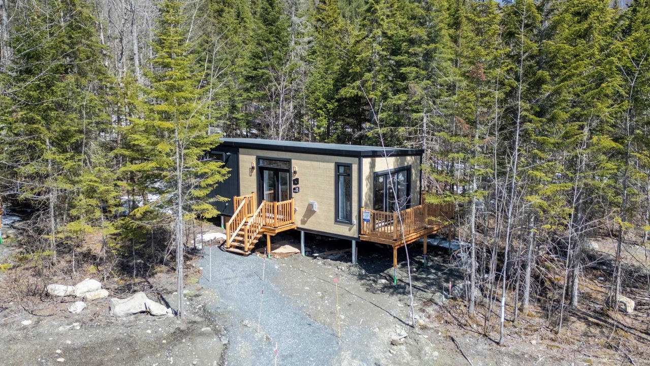 Photo of Outdoor in Adstock