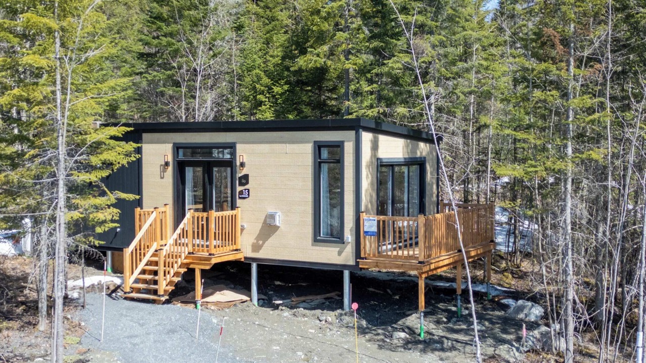 Photo of Outdoor in Adstock