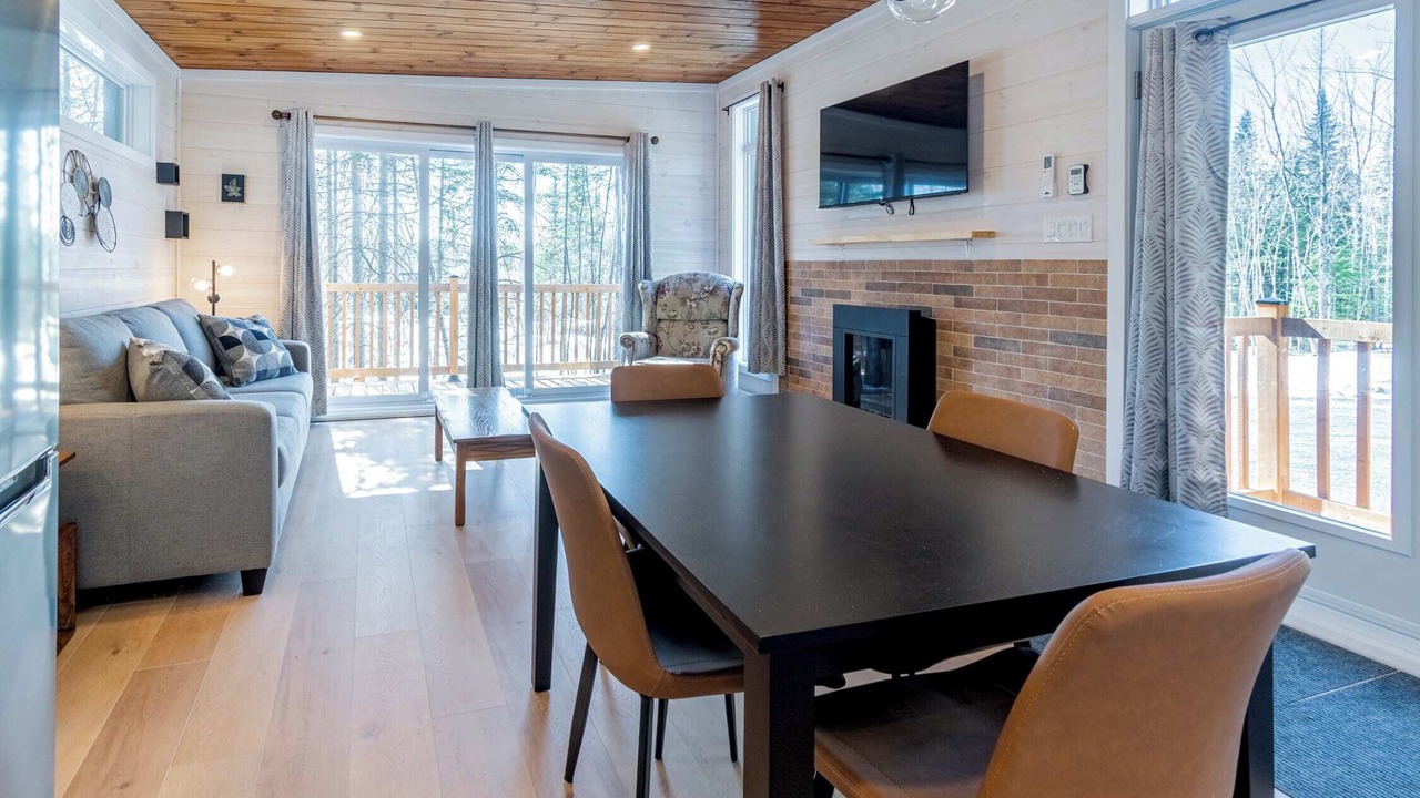 Photo of Livingroom in Adstock