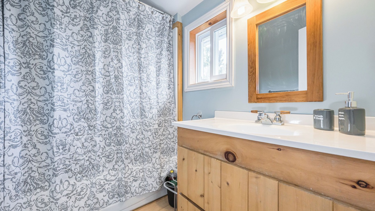 Photo of Bathroom in Tobermory