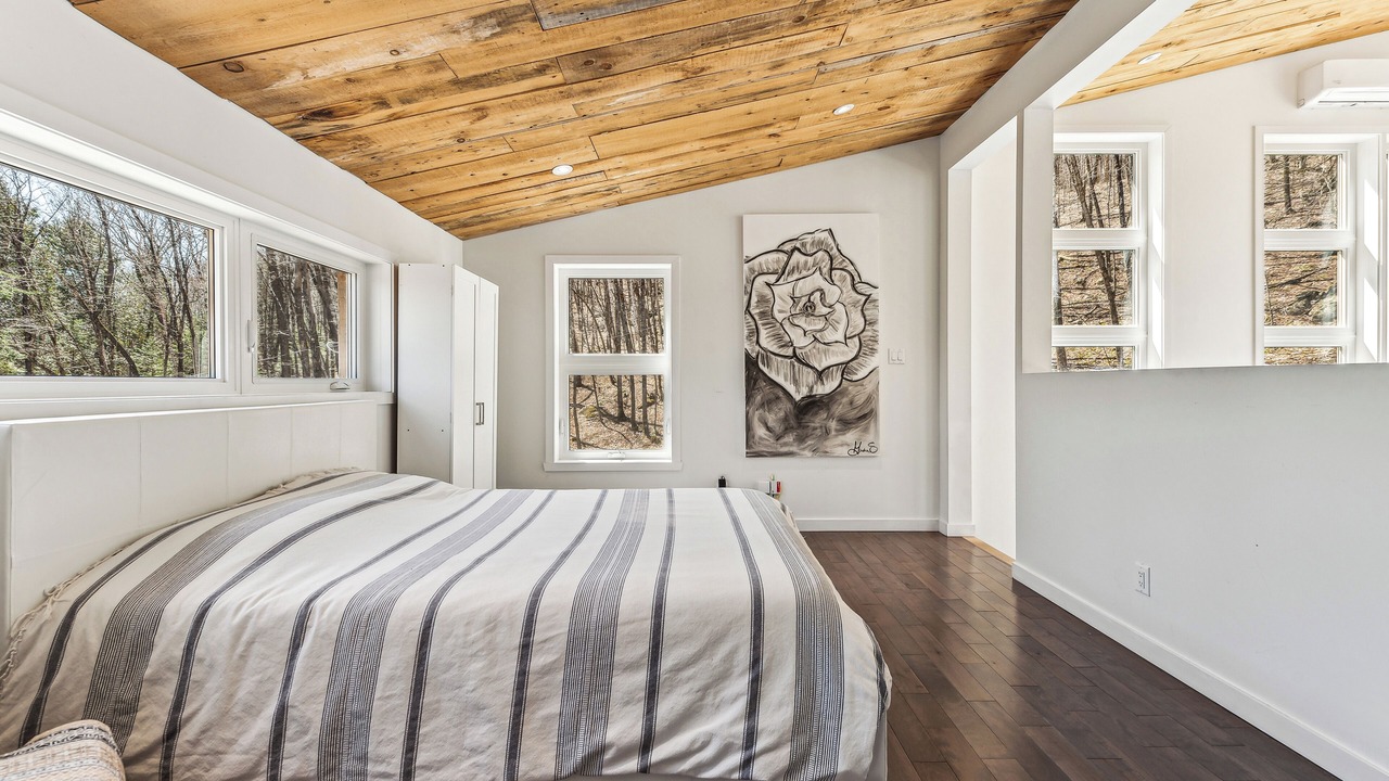 Photo of Bedroom in Grenville-sur-la-Rouge