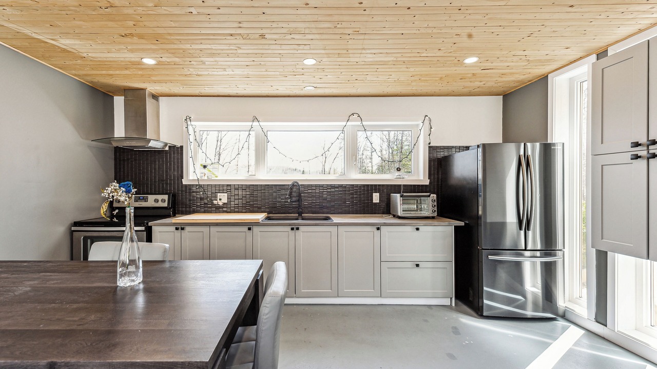Photo of Kitchen in Grenville-sur-la-Rouge