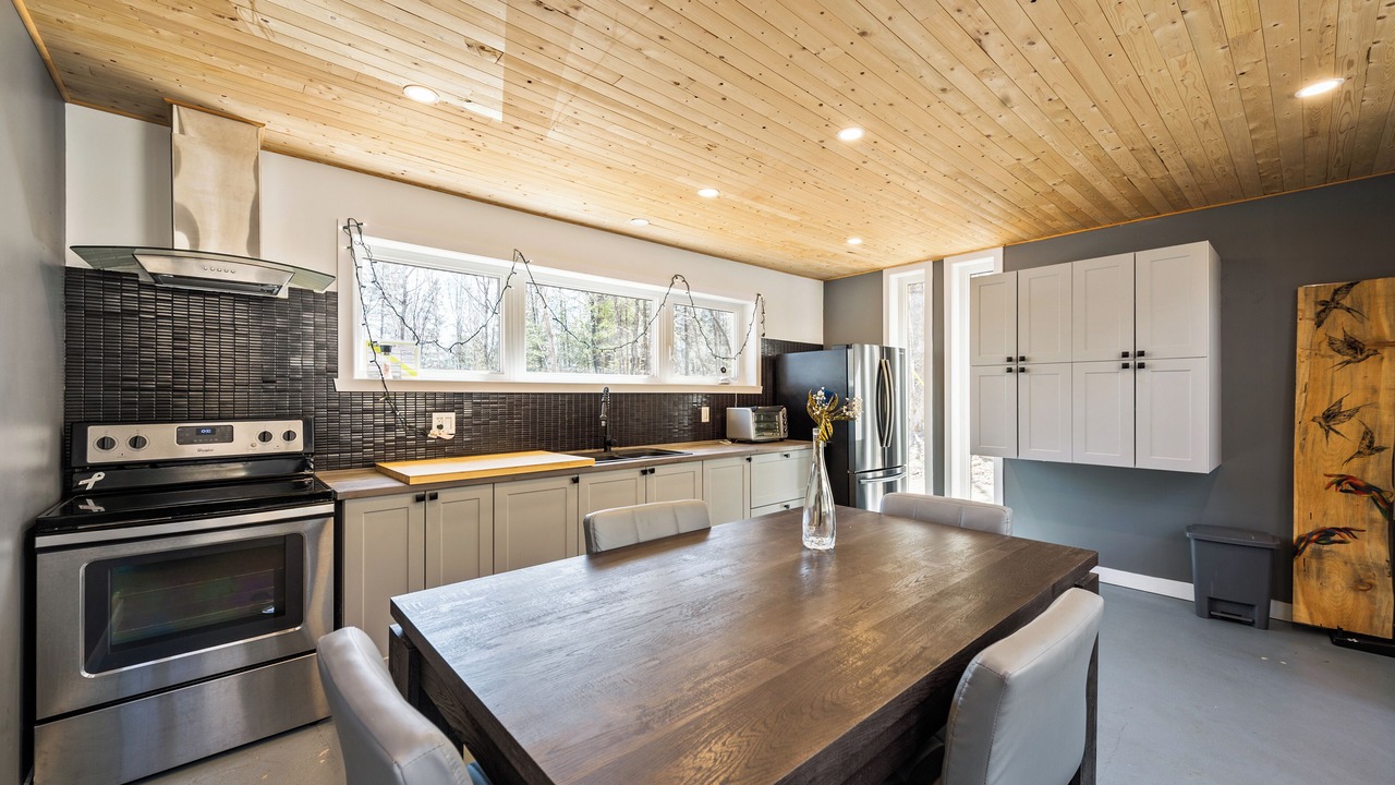 Photo of Kitchen in Grenville-sur-la-Rouge