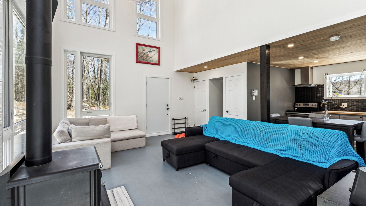 Photo of Livingroom in Grenville-sur-la-Rouge