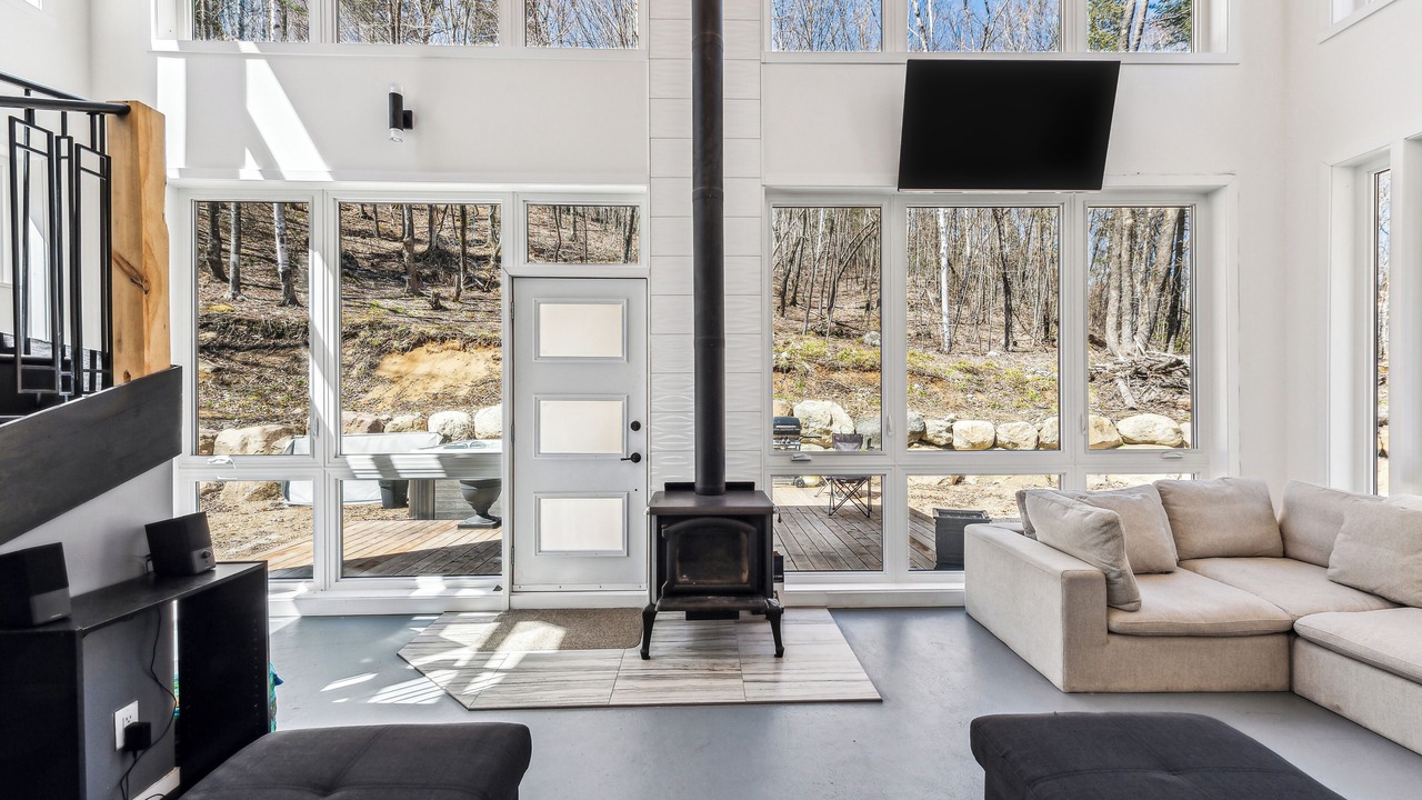 Photo of Livingroom in Grenville-sur-la-Rouge