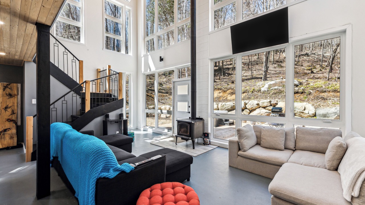 Photo of Livingroom in Grenville-sur-la-Rouge