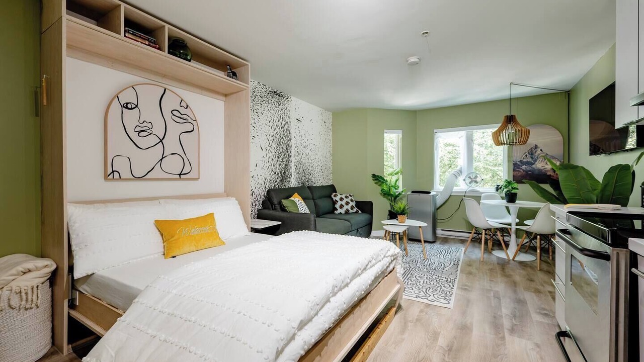 Photo of Bedroom in Downtown Eastside