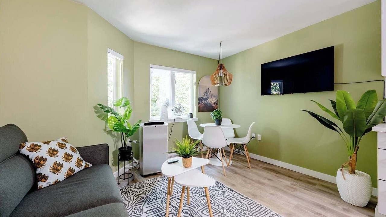 Photo of Livingroom in Downtown Eastside