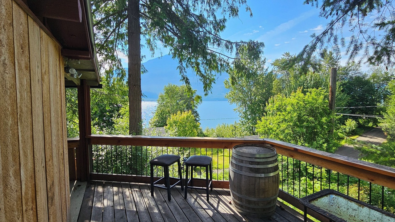 Photo of Patio Balcony in Kaslo