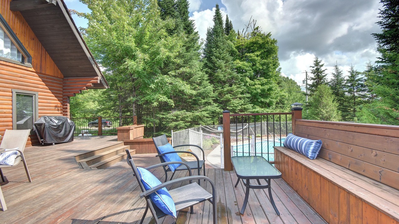 Photo of Patio Balcony in Saint-Faustin-Lac-Carre