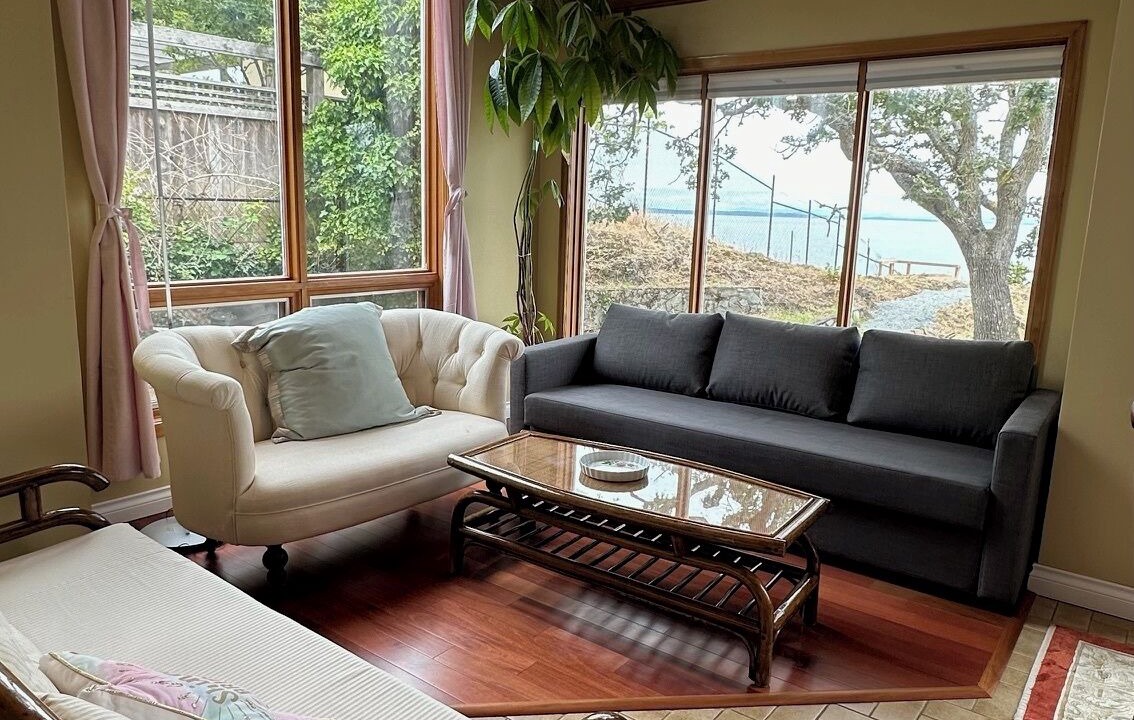 Photo of Livingroom in Gordon Head