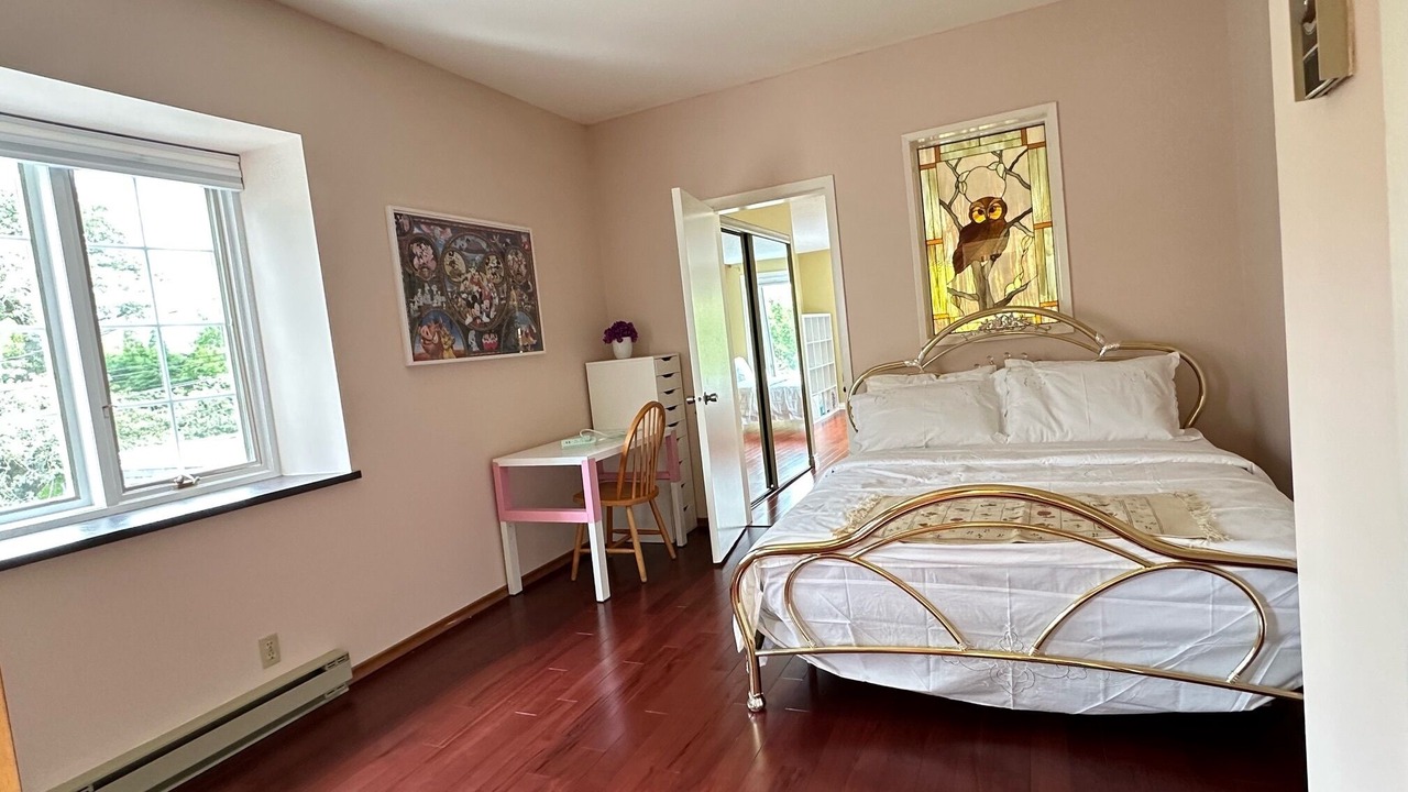 Photo of Bedroom in Gordon Head