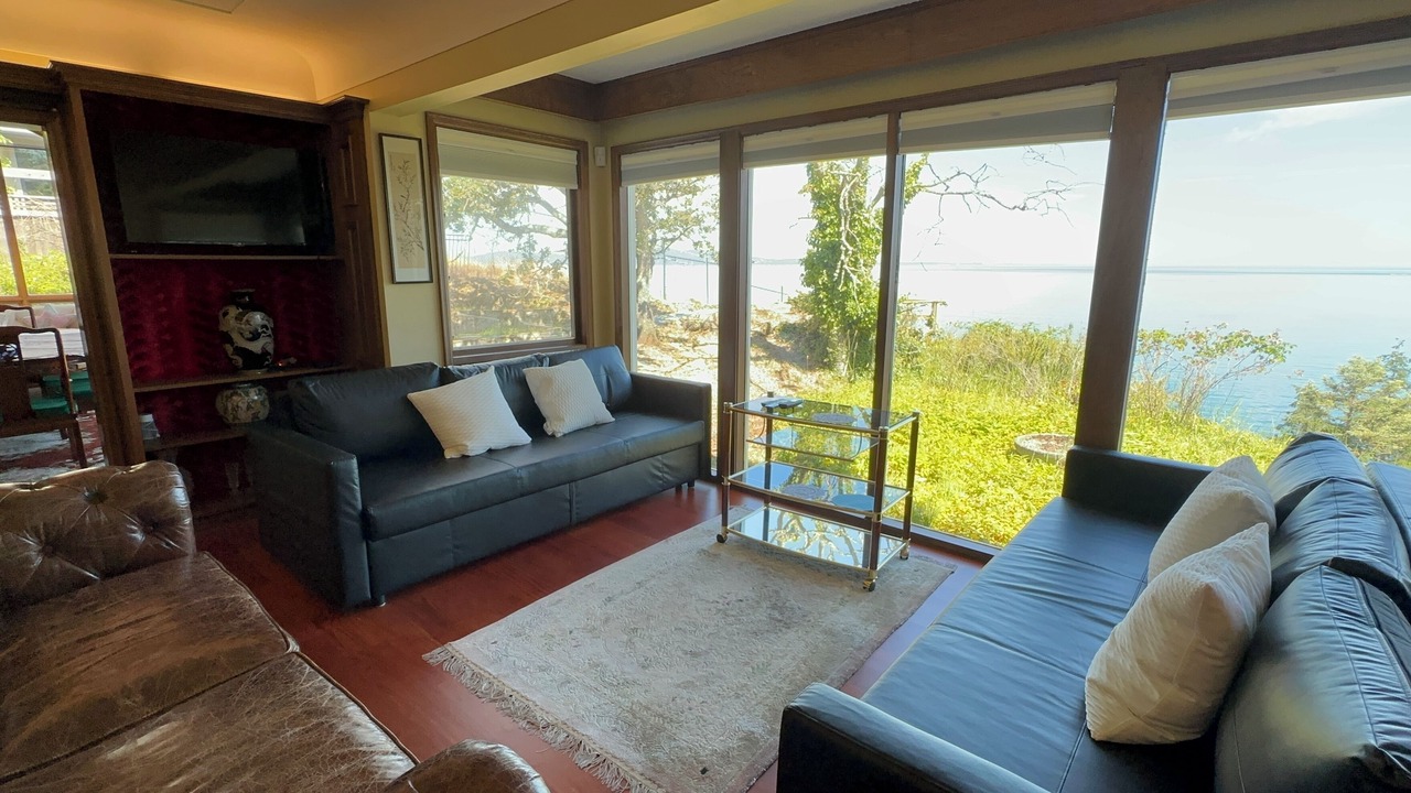 Photo of Livingroom in Gordon Head