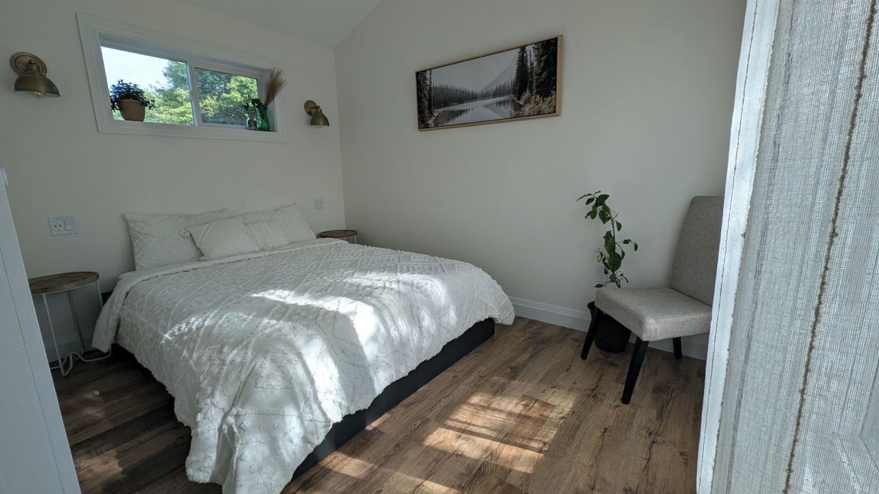 Photo of Bedroom in Garden Lots