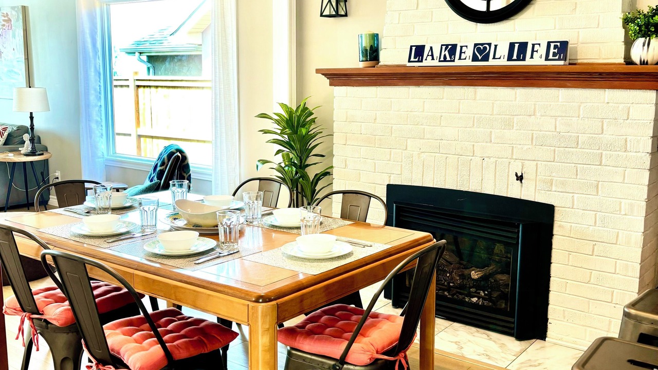 Photo of Livingroom in Town of Essex