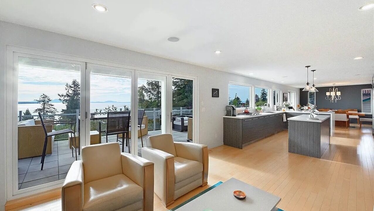 Photo of Livingroom in White Rock