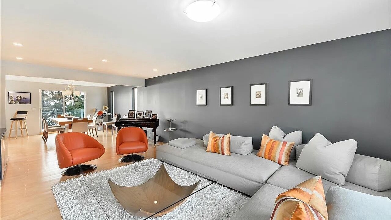 Photo of Livingroom in White Rock